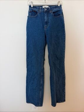 Abercrombie & Fitch 90’s Relaxed Jeans High-Rise Dark Blue